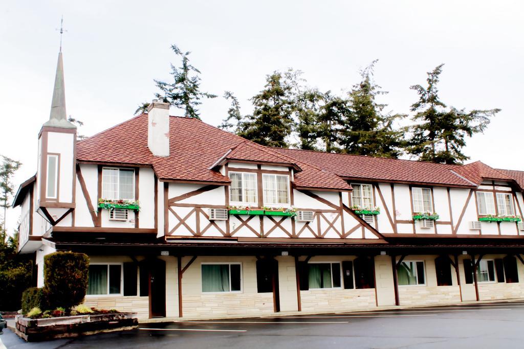 Auld Holland Inn Oak Harbor Exterior photo