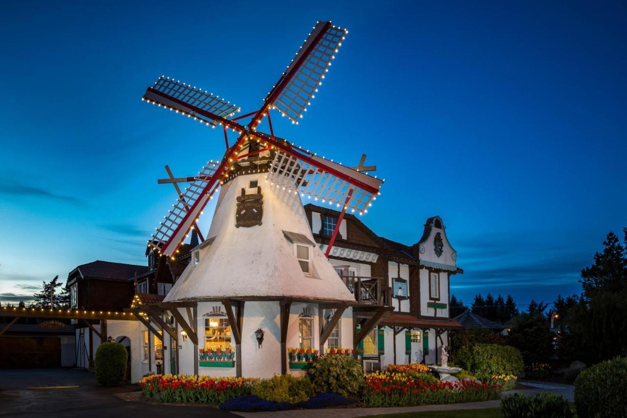 Auld Holland Inn Oak Harbor Exterior photo