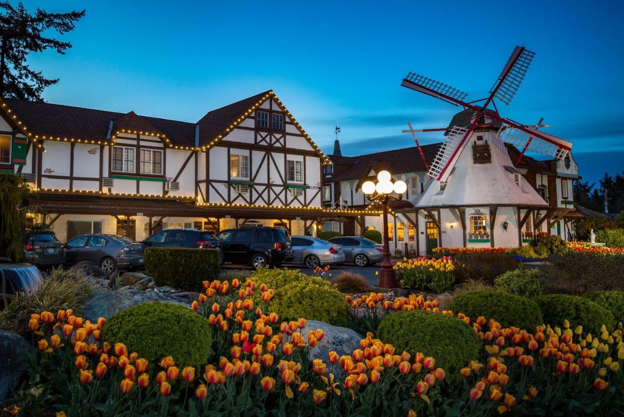 Auld Holland Inn Oak Harbor Exterior photo